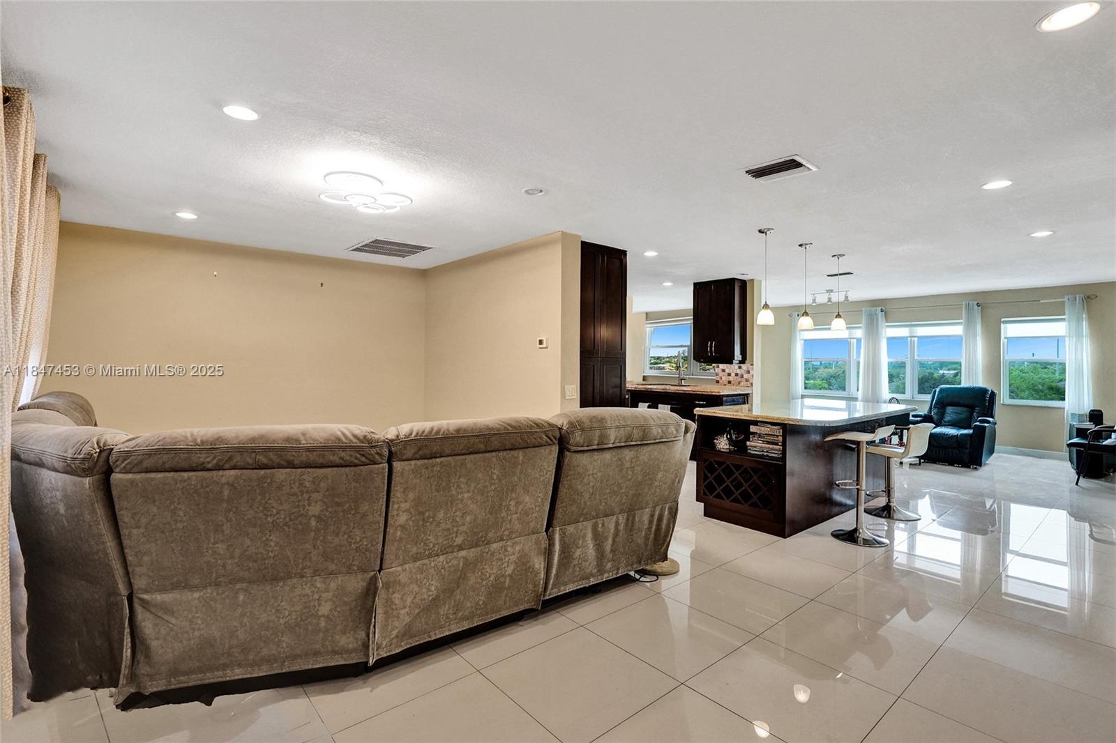 215 SE 3rd Ave # 501C