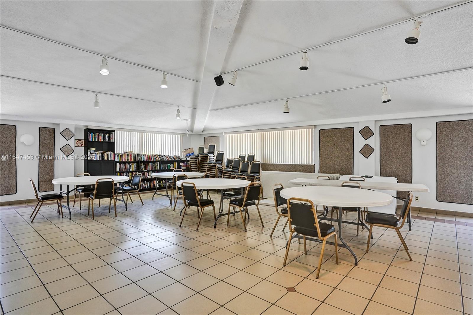 215 SE 3rd Ave # 501C