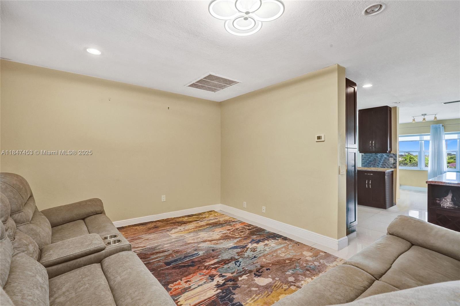 215 SE 3rd Ave # 501C