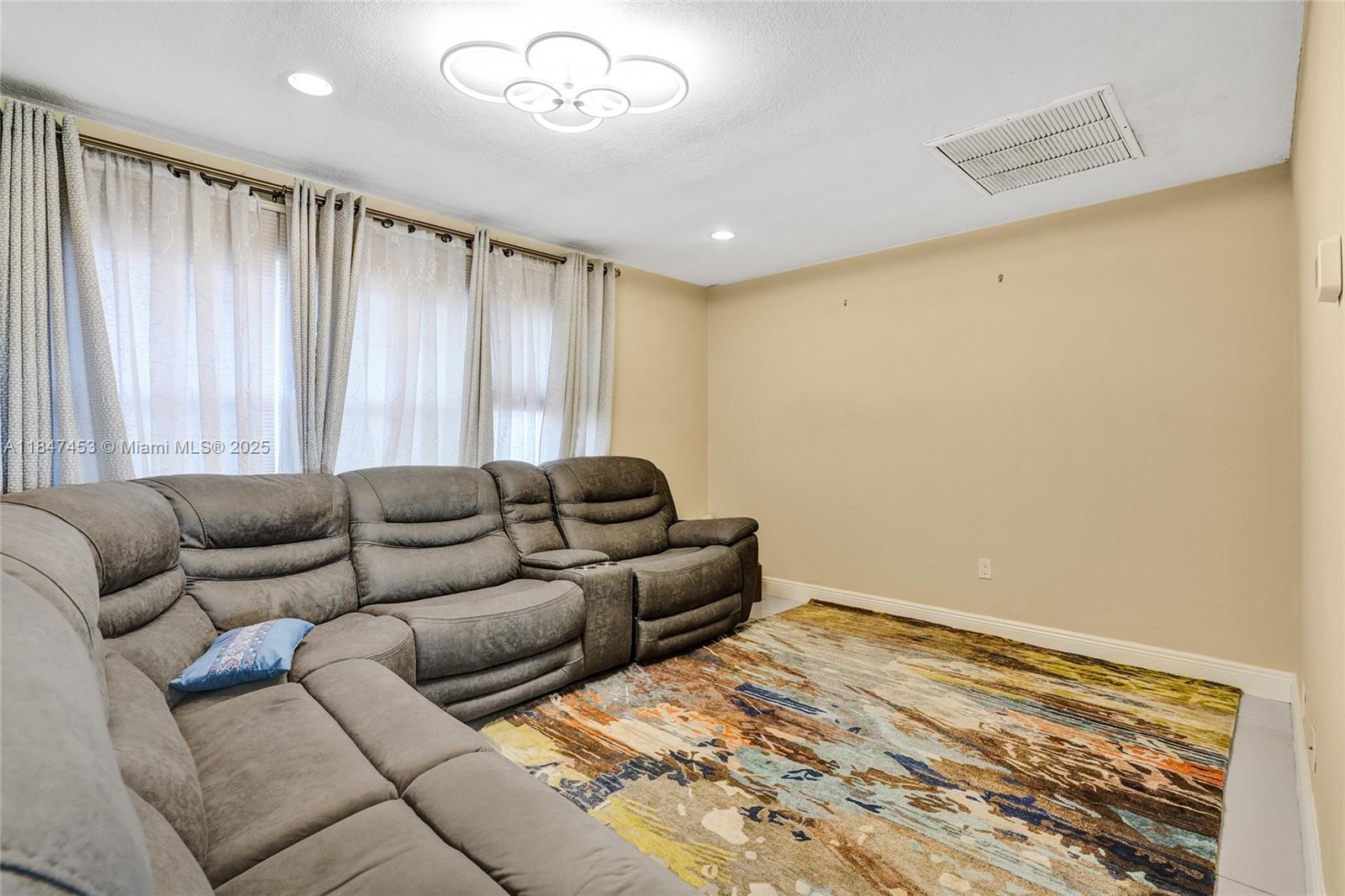 215 SE 3rd Ave # 501C