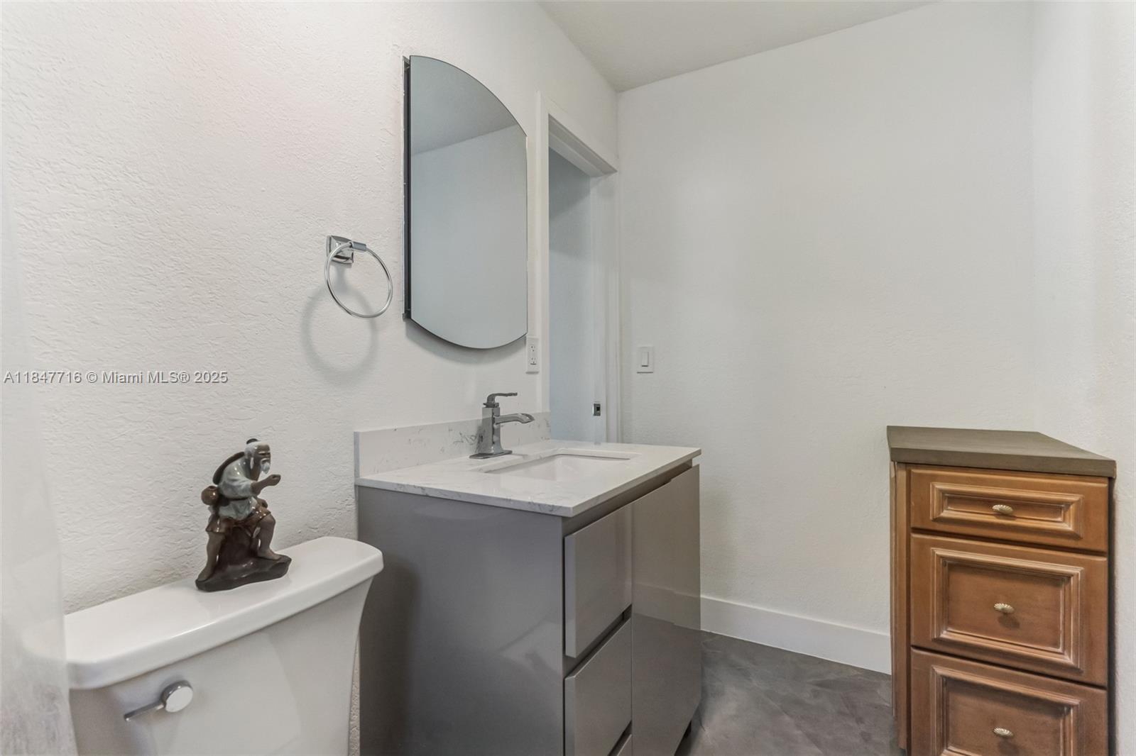 248 Carlisle Dr