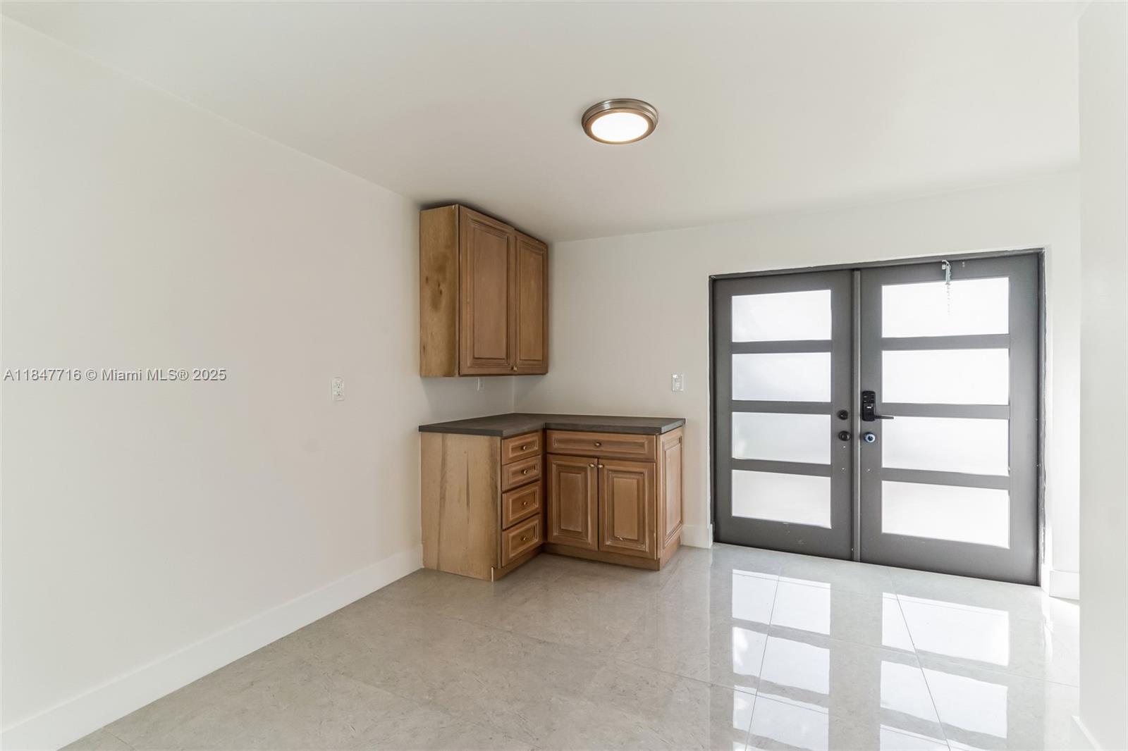 248 Carlisle Dr