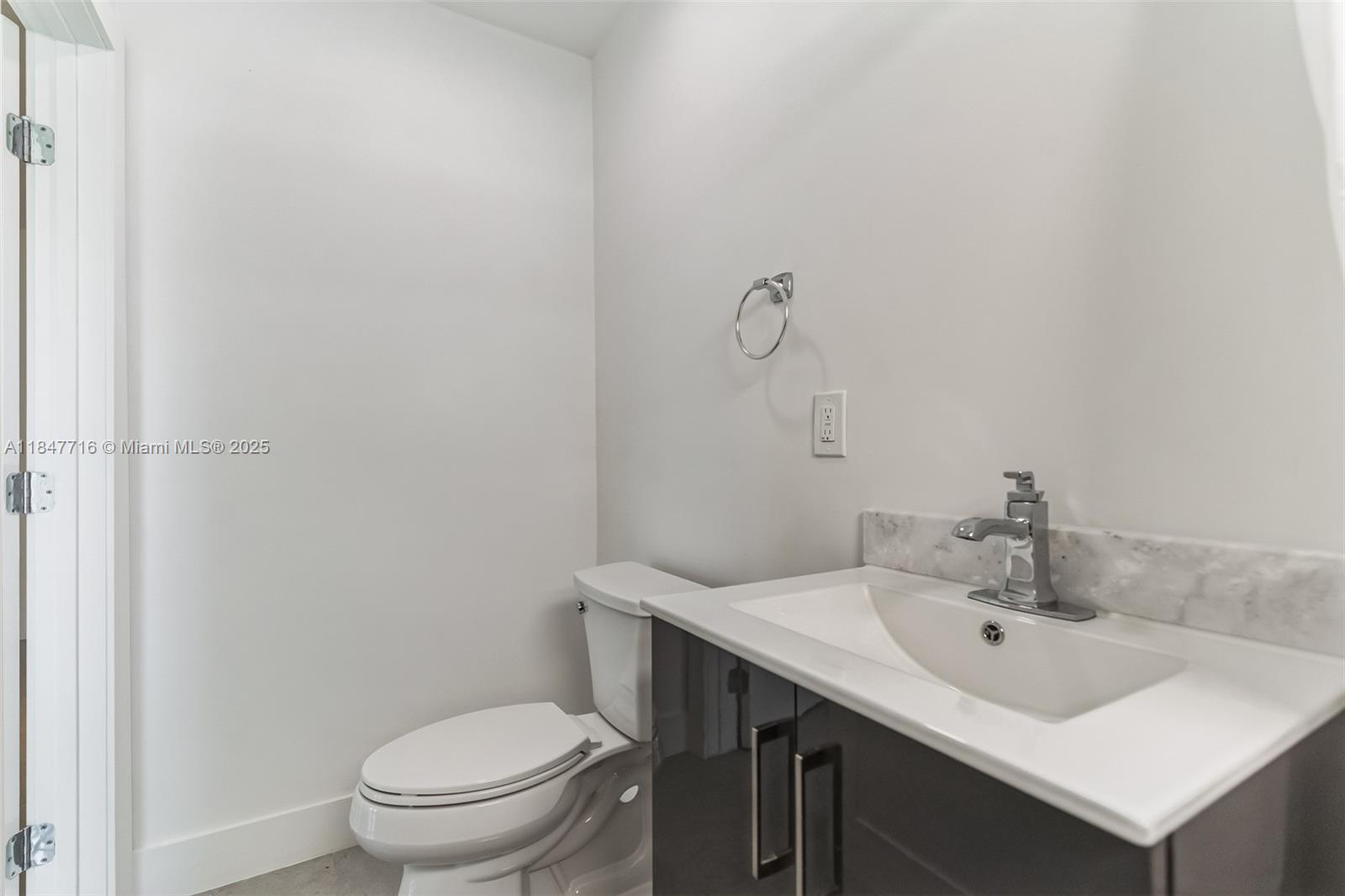 248 Carlisle Dr