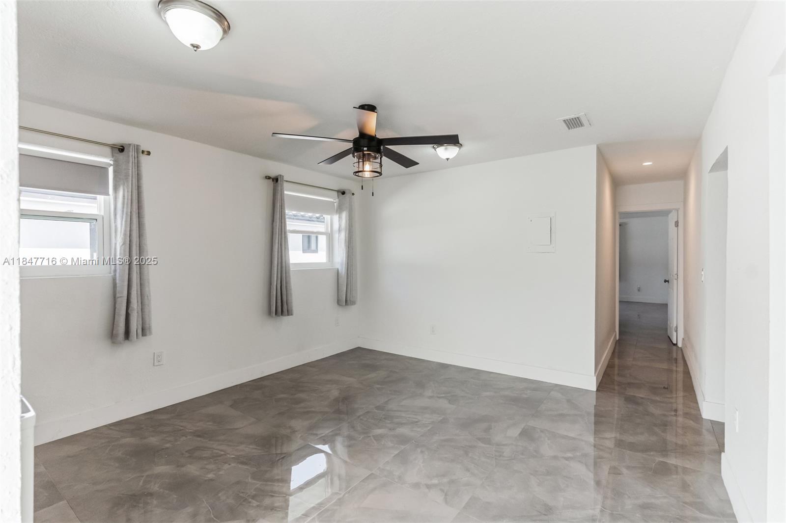 248 Carlisle Dr