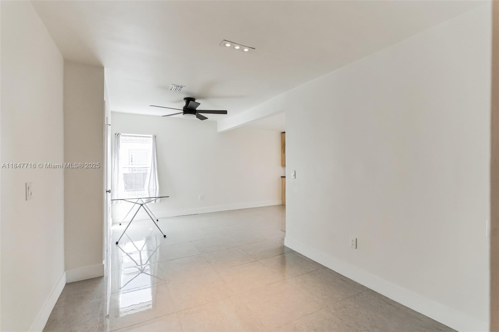 248 Carlisle Dr