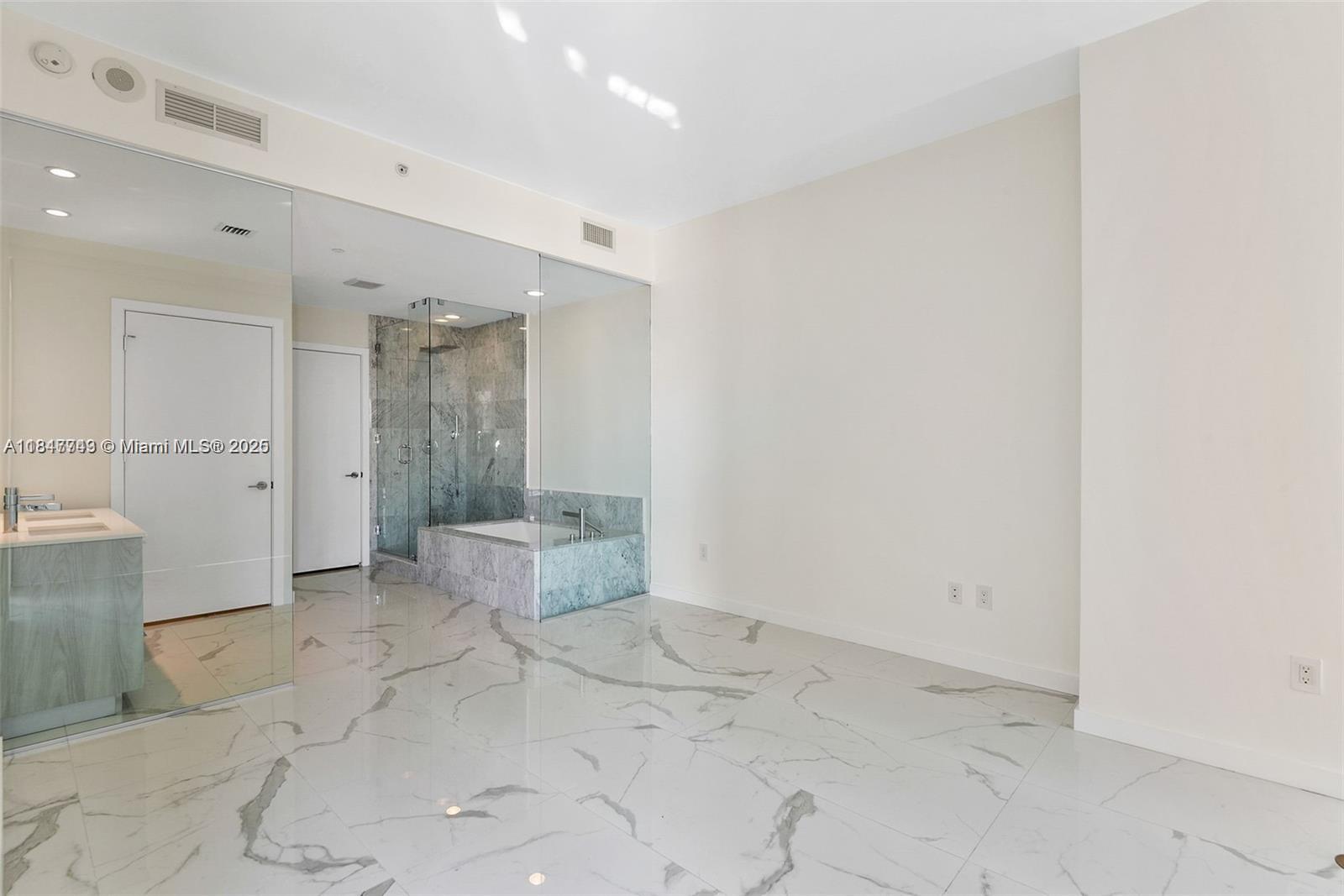 480 NE 31st St # 4003