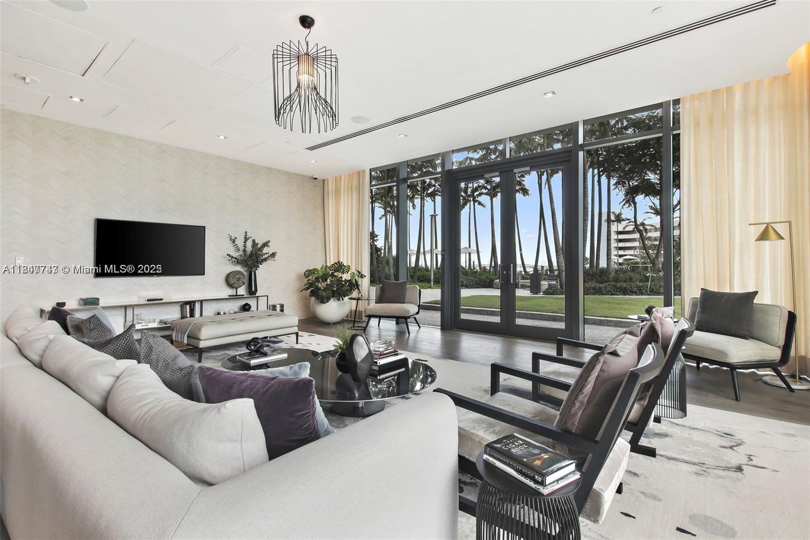 480 NE 31st St # 4003