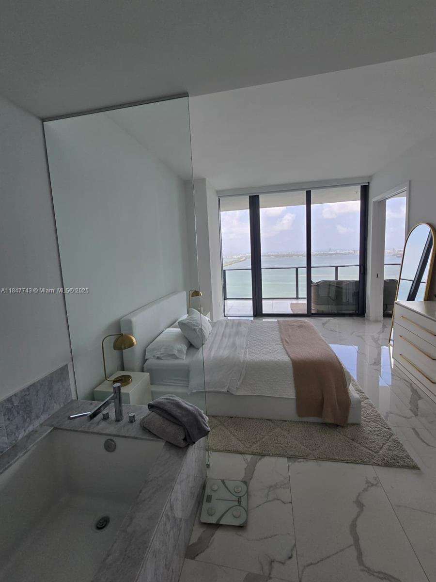 480 NE 31st St # 4003