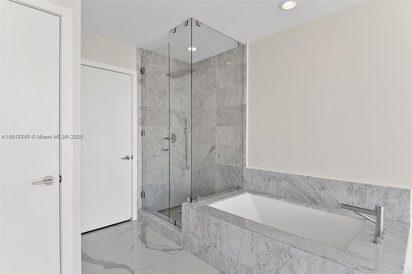 480 NE 31st St # 4003