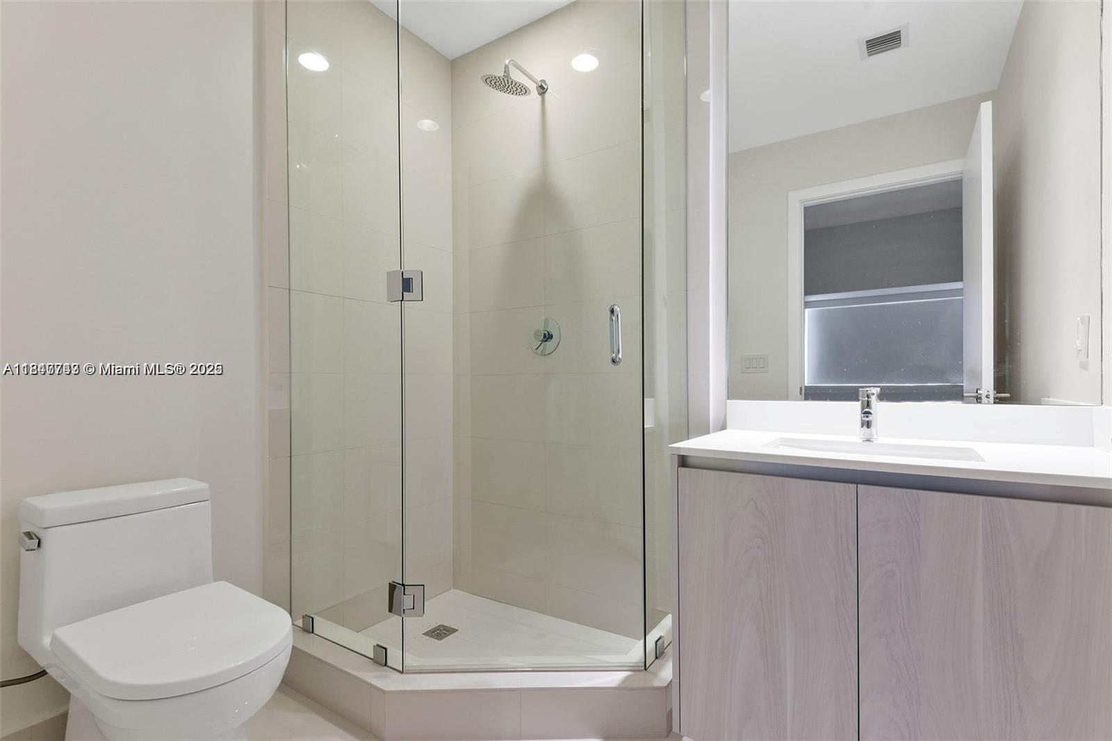 480 NE 31st St # 4003