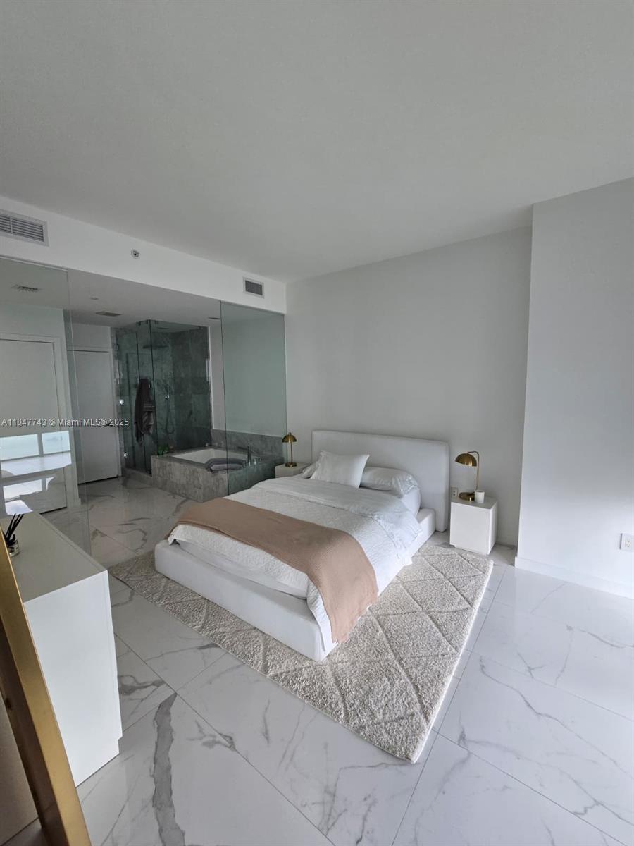 480 NE 31st St # 4003