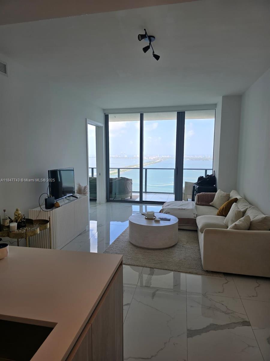 480 NE 31st St # 4003