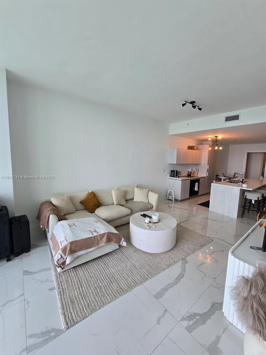 480 NE 31st St # 4003