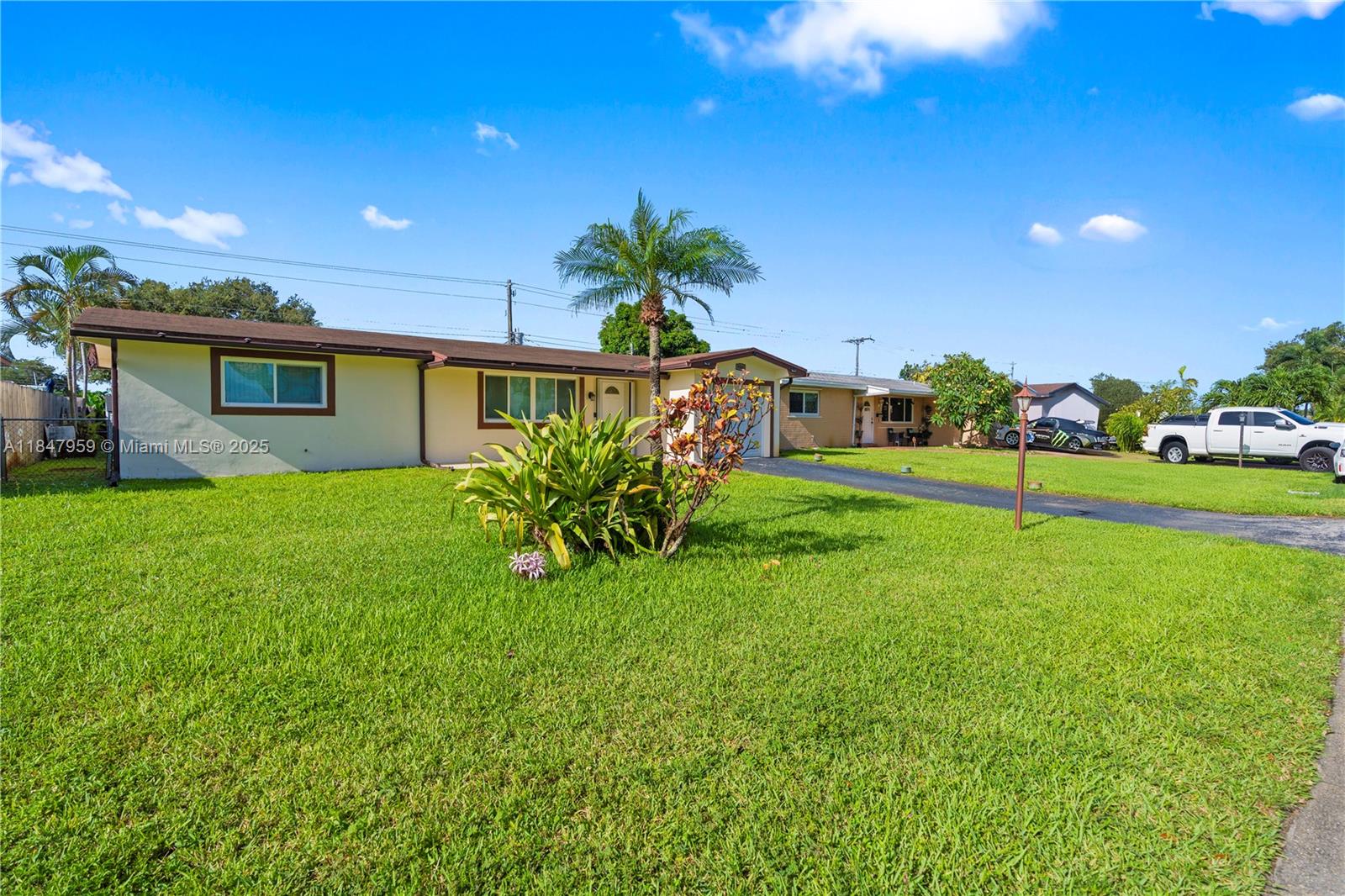 8560 NW 16th St