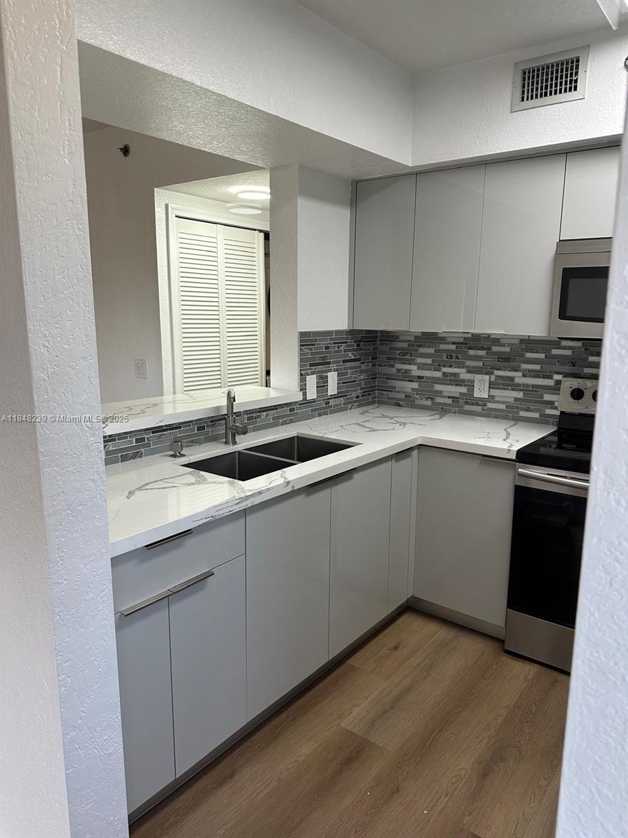 9300 Fontainebleau Blvd # E414