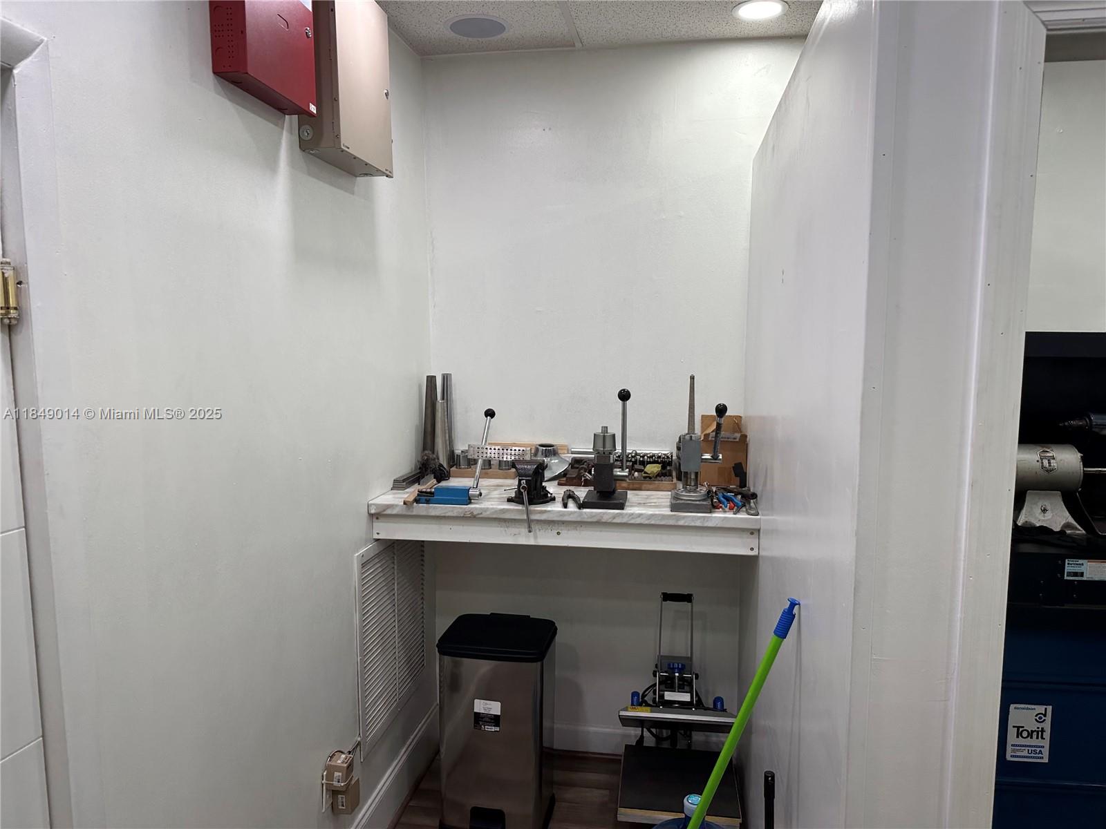 140 Hialeah Dr
