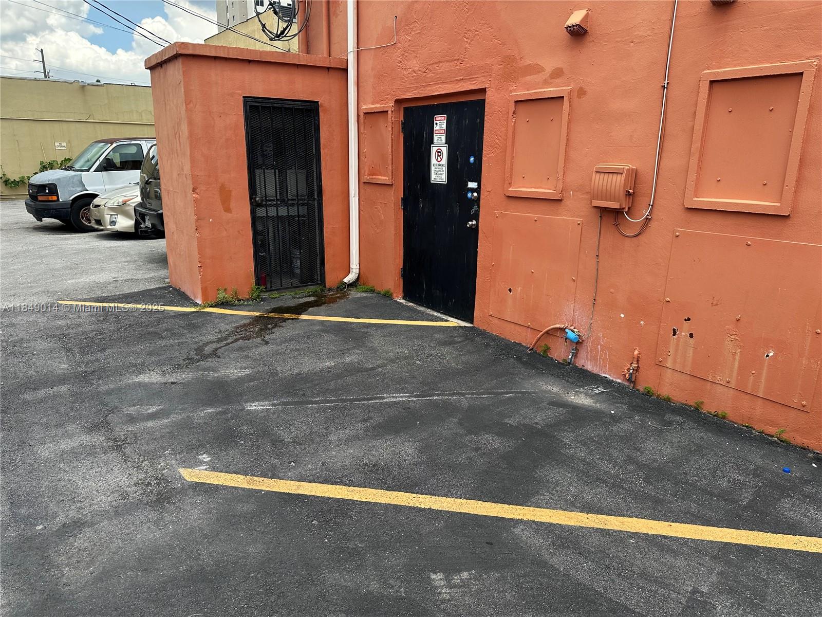 140 Hialeah Dr