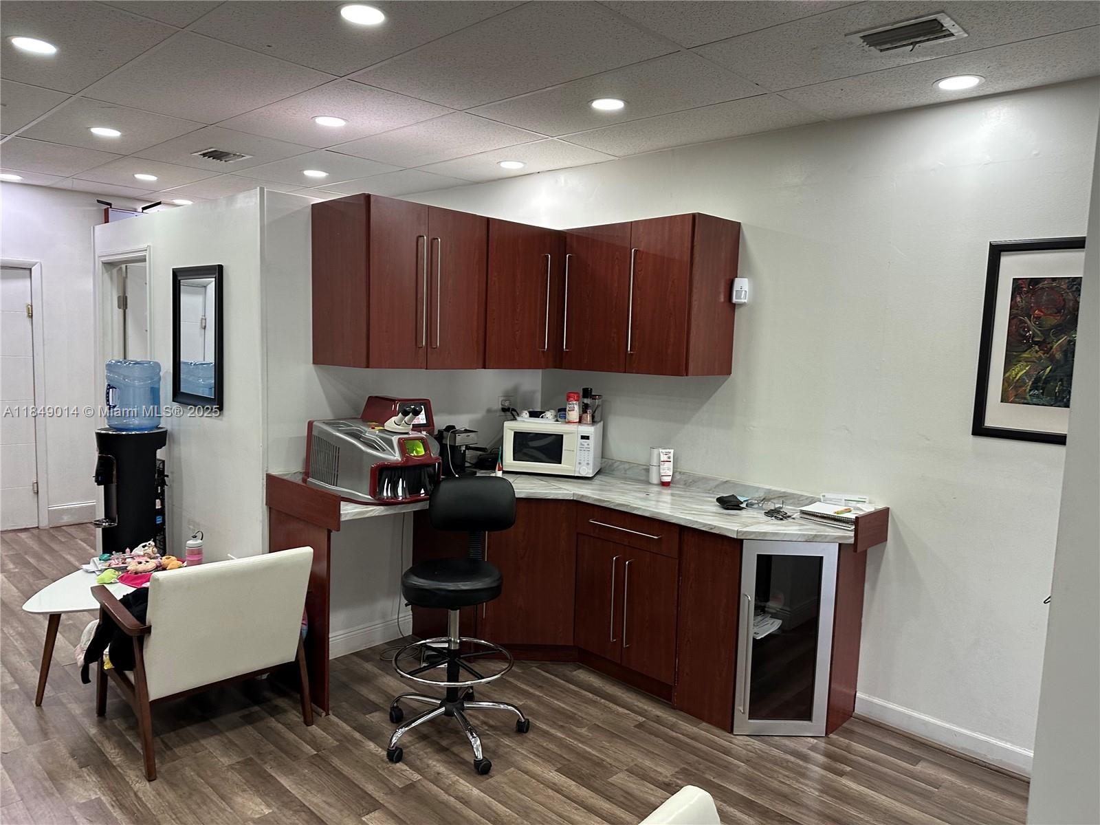140 Hialeah Dr