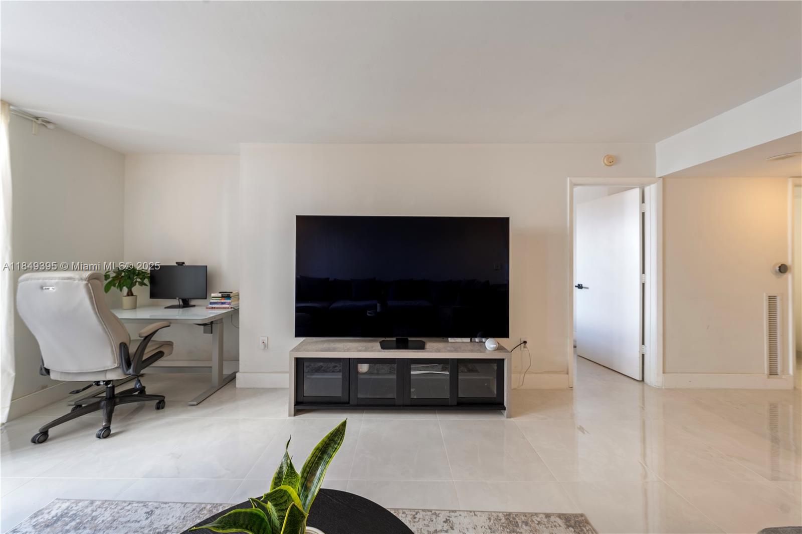 540 Brickell Key Dr # 702