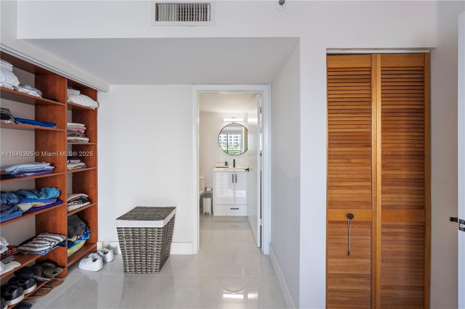 540 Brickell Key Dr # 702