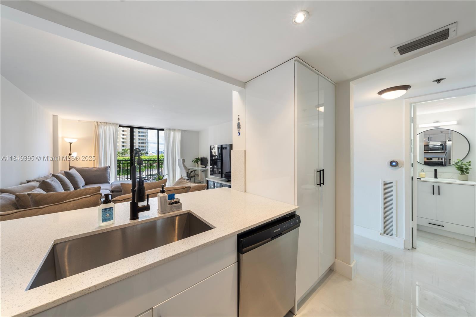 540 Brickell Key Dr # 702