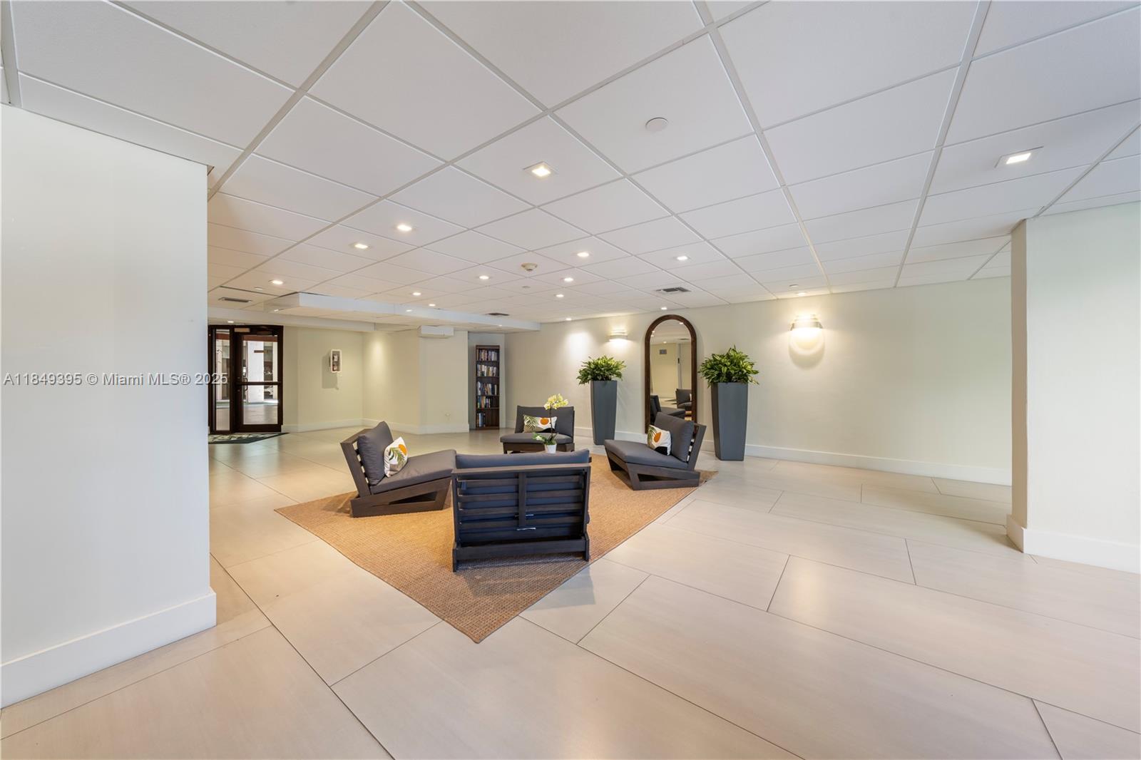 540 Brickell Key Dr # 702