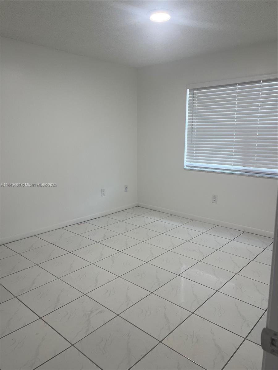 14863 SW 104th St # 13 Unit: 27-13