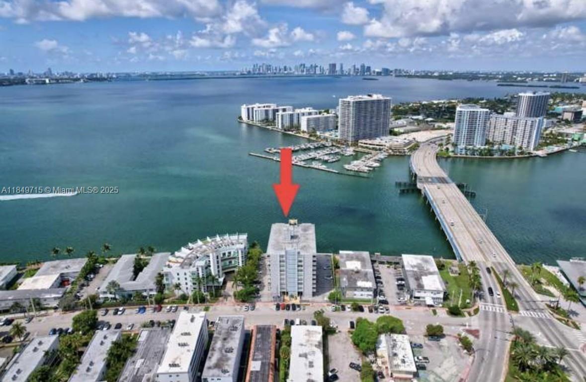 2016 Bay Dr # 202