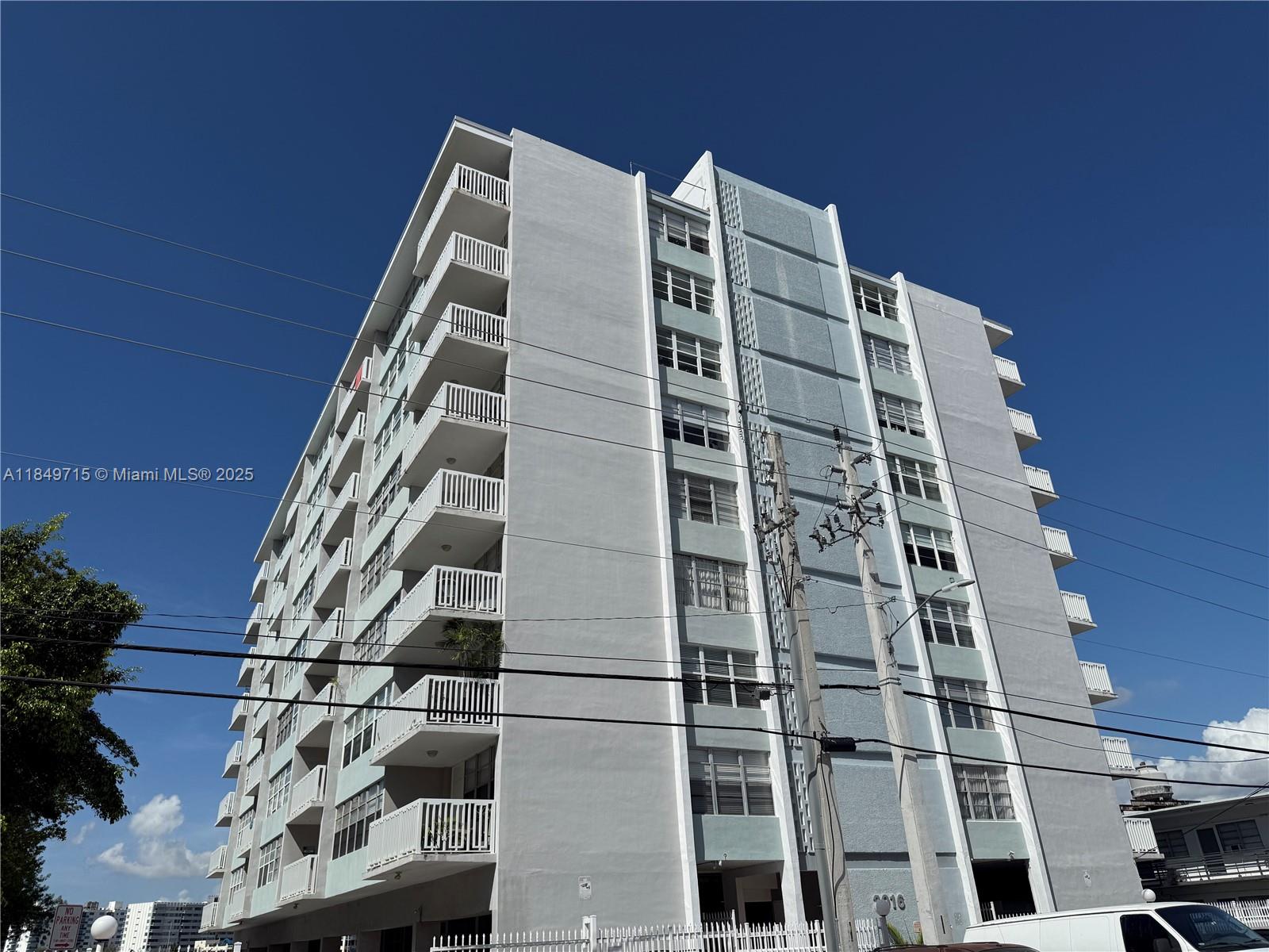 2016 Bay Dr # 202