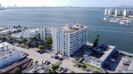 2016 Bay Dr # 202