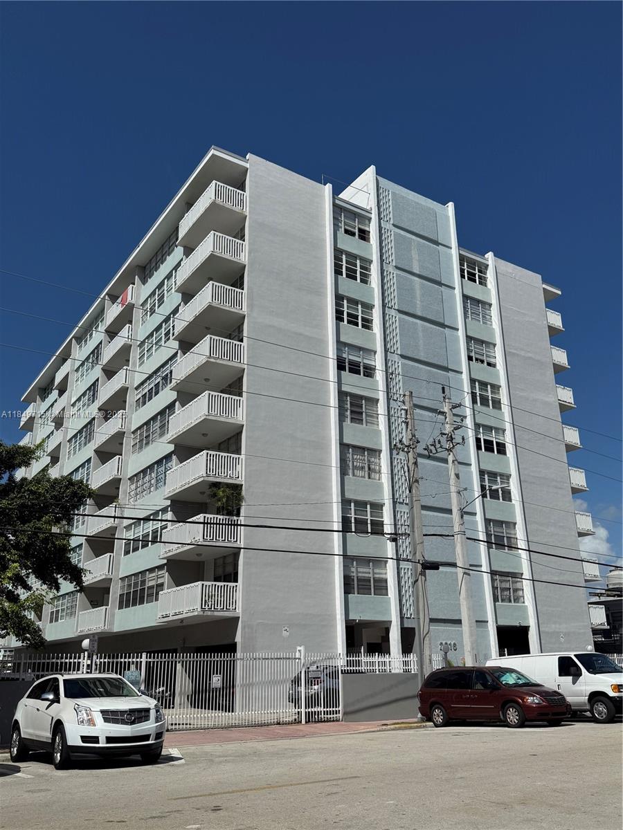 2016 Bay Dr # 202