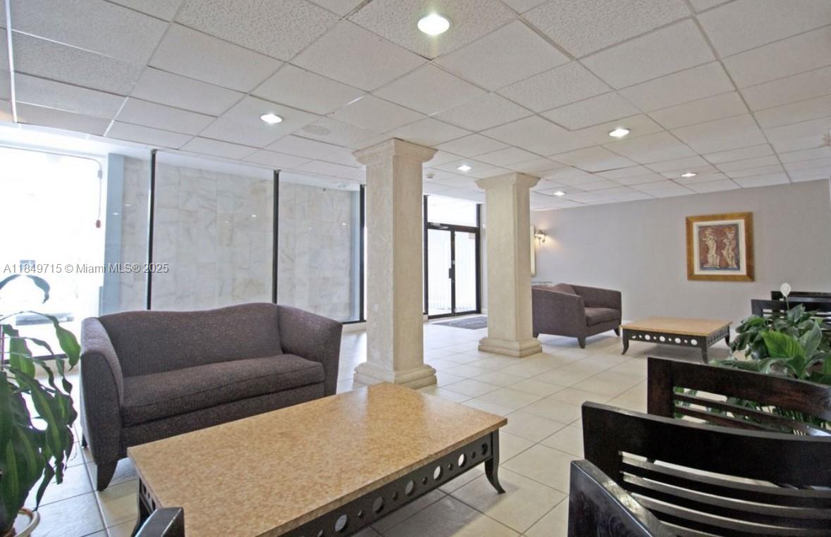 2016 Bay Dr # 202