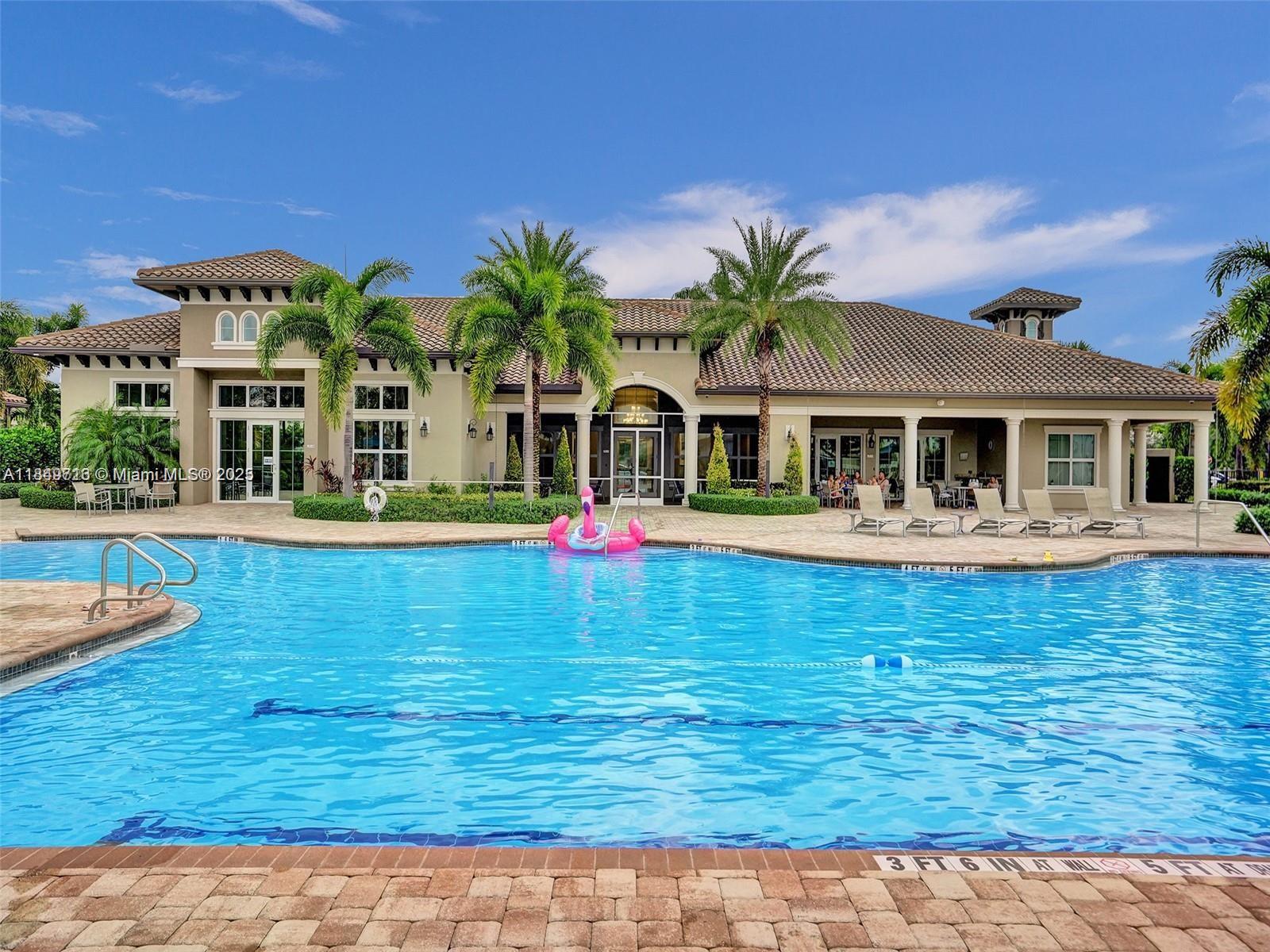 3813 Greenway Dr