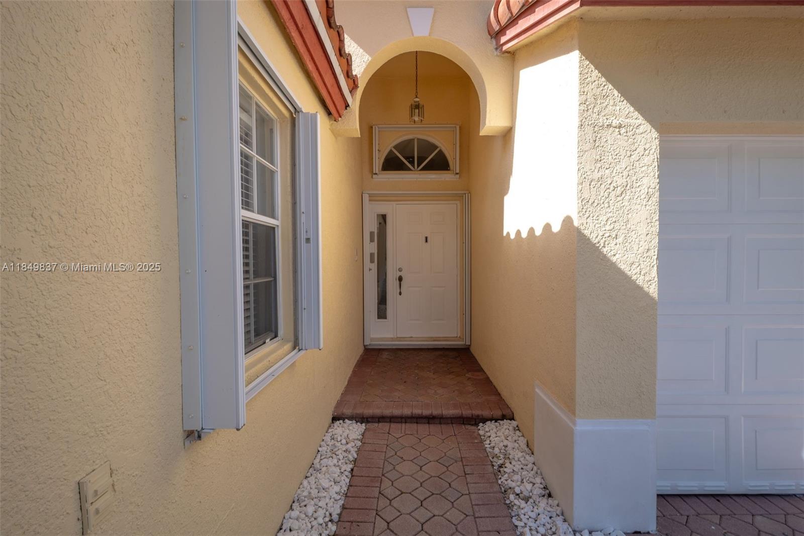 10530 NW 52nd Ter