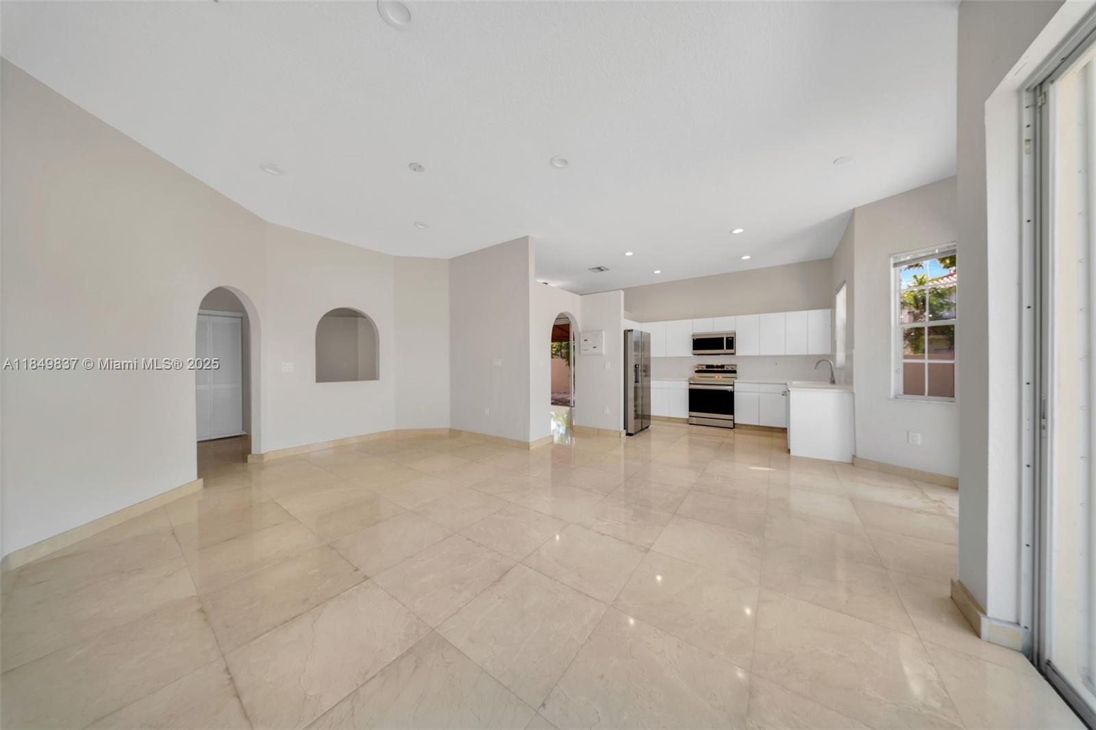 10530 NW 52nd Ter