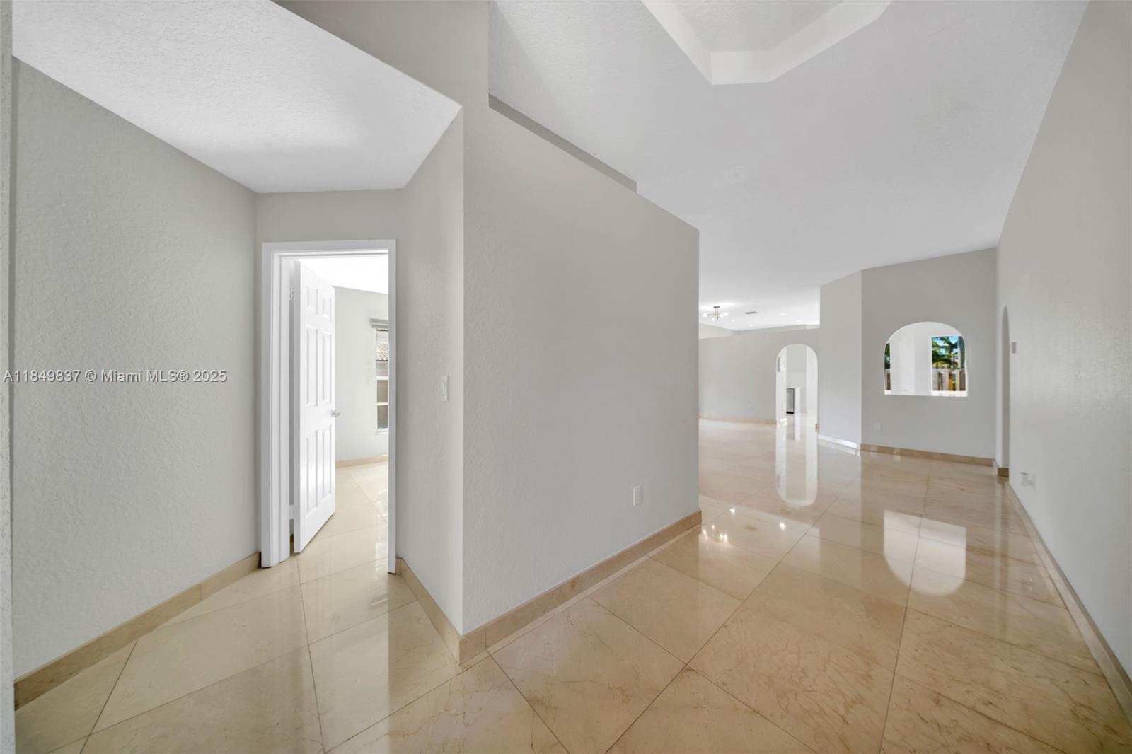 10530 NW 52nd Ter