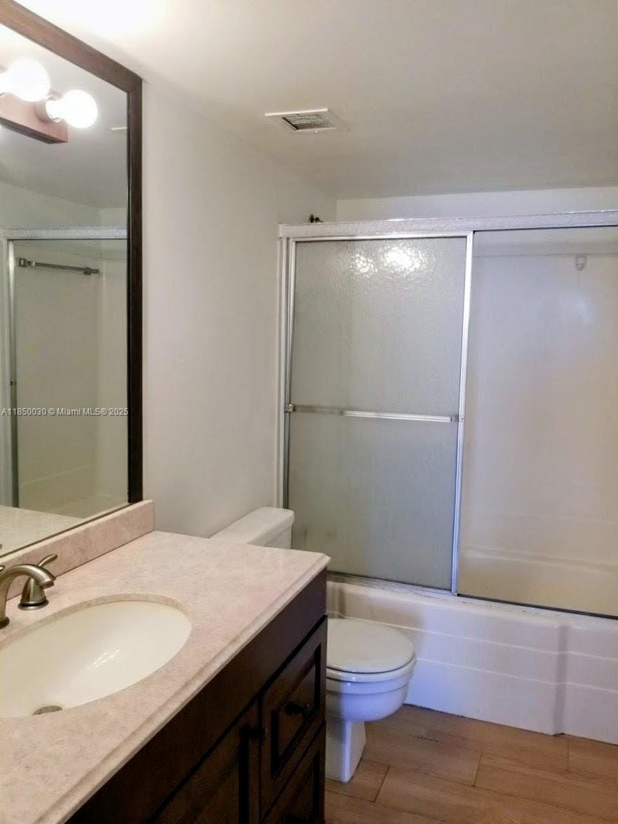 13499 Biscayne Blvd # 612