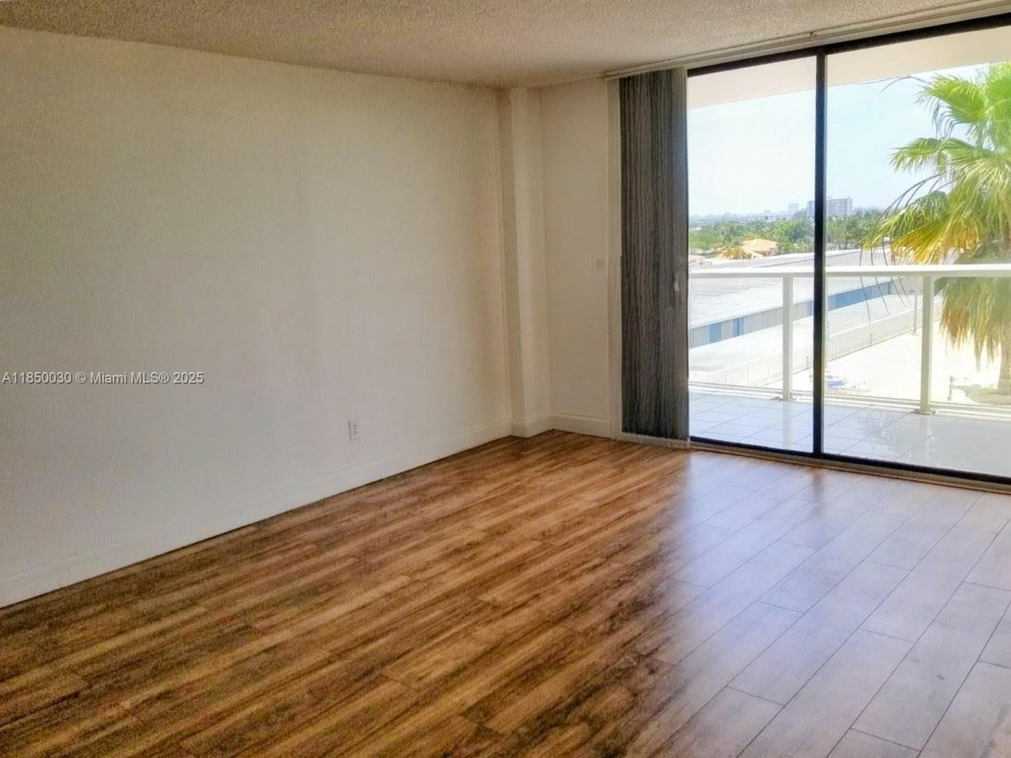 13499 Biscayne Blvd # 612