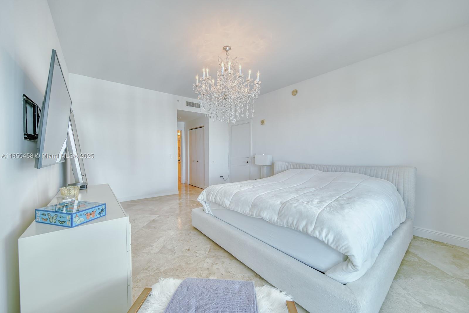 3131 NE 188th St # 1103 Unit: 2-1103