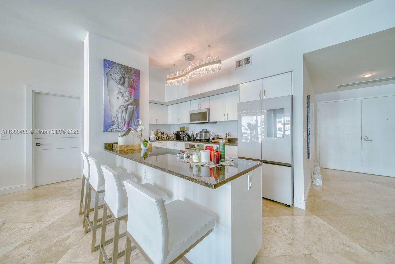 3131 NE 188th St # 1103 Unit: 2-1103