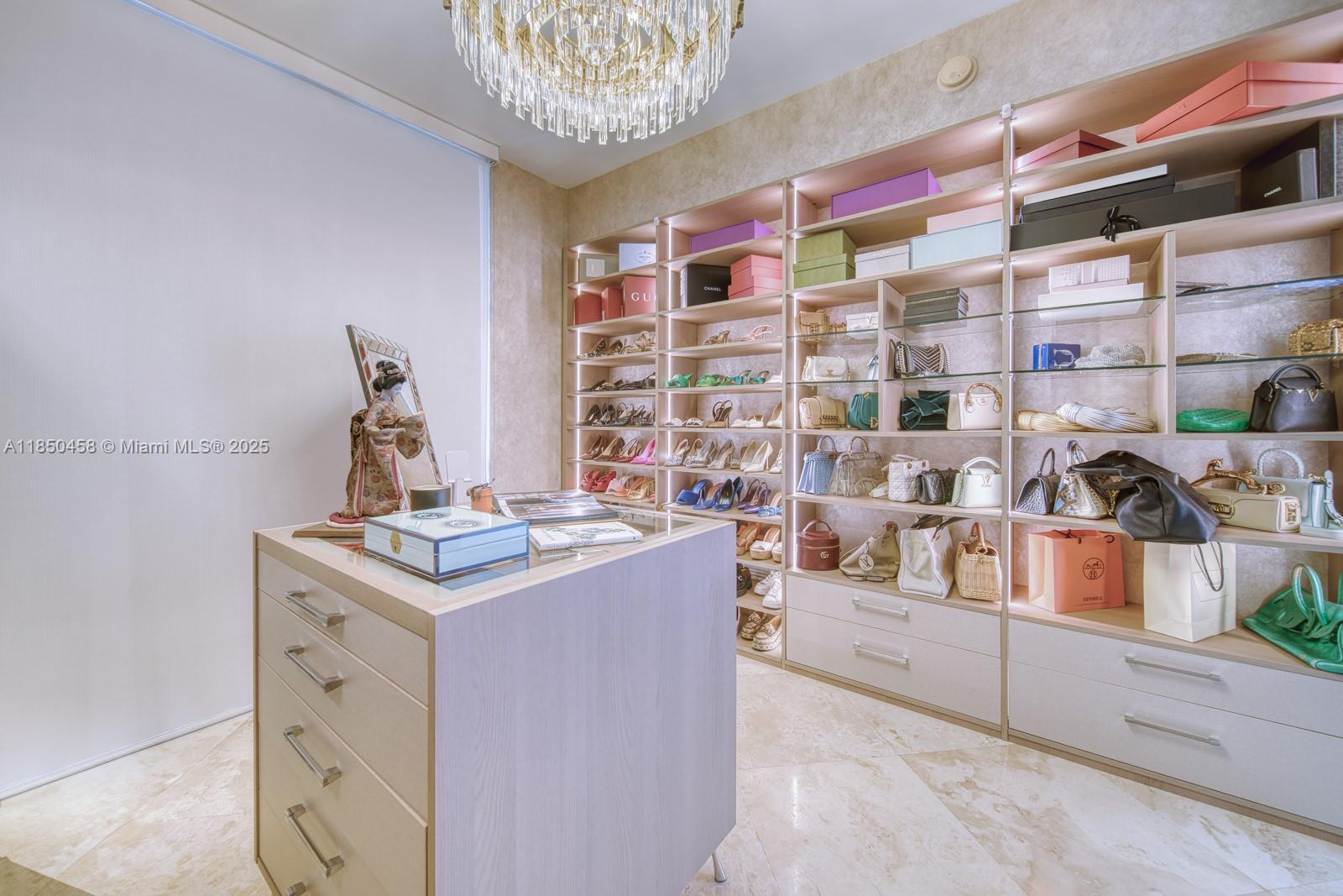 3131 NE 188th St # 1103 Unit: 2-1103