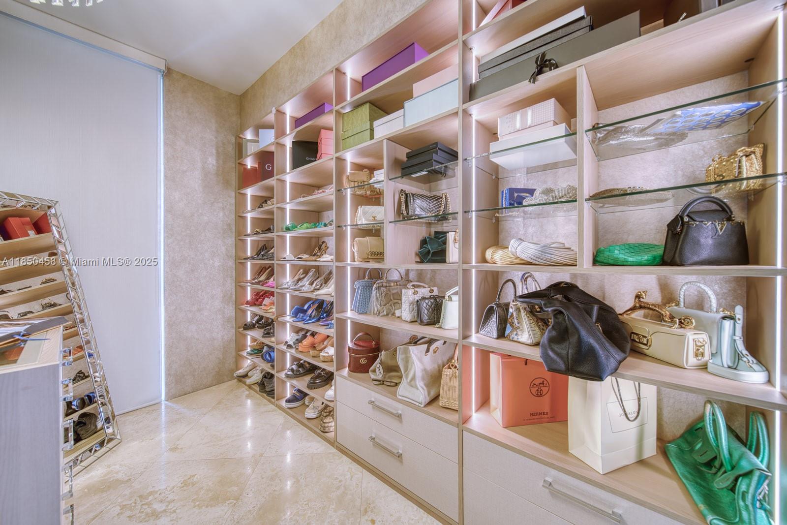 3131 NE 188th St # 1103 Unit: 2-1103