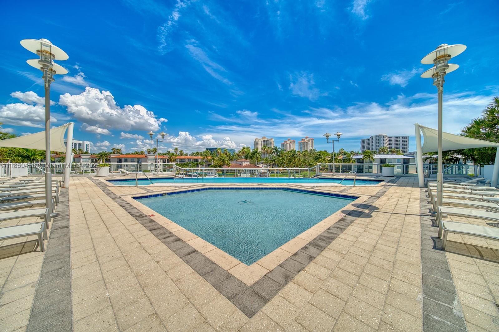 3131 NE 188th St # 1103 Unit: 2-1103