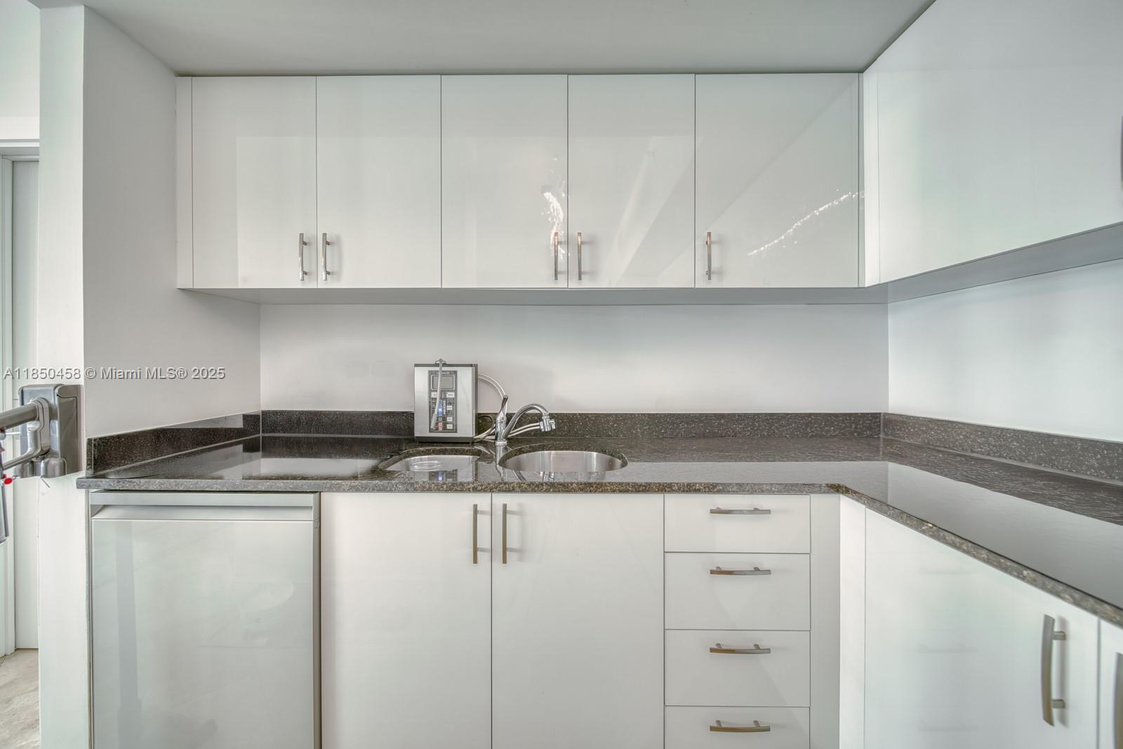 3131 NE 188th St # 1103 Unit: 2-1103