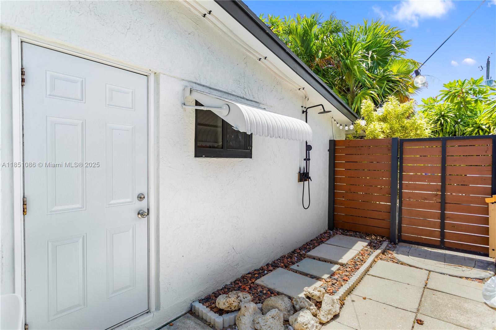 228 NE 16th Ave