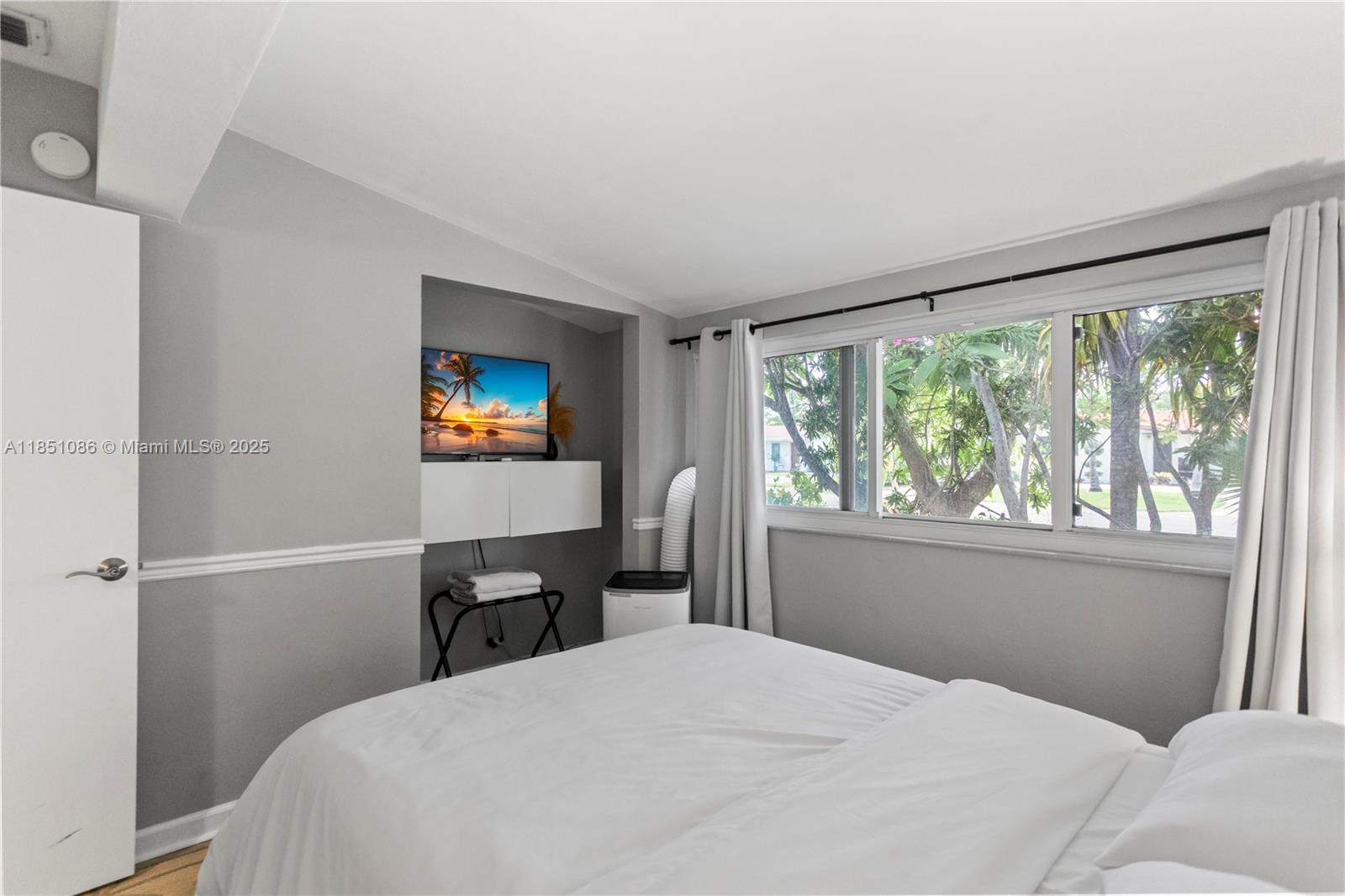 228 NE 16th Ave
