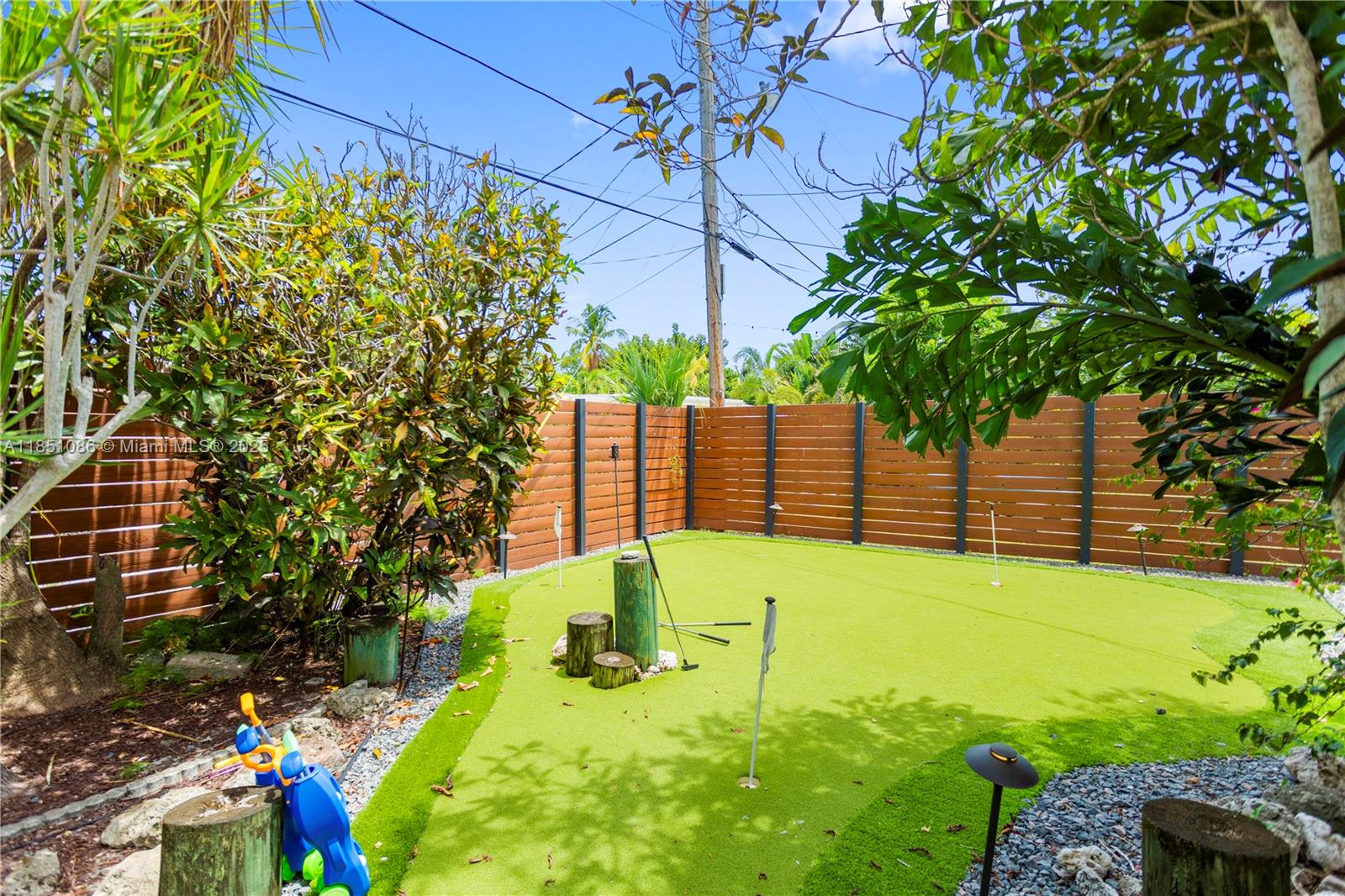 228 NE 16th Ave