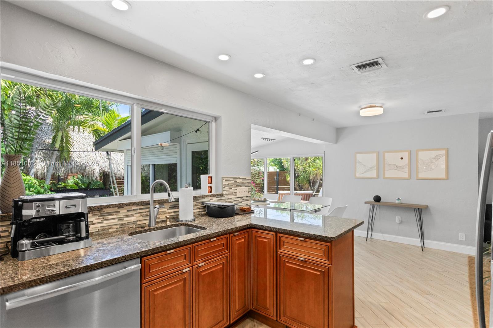 228 NE 16th Ave