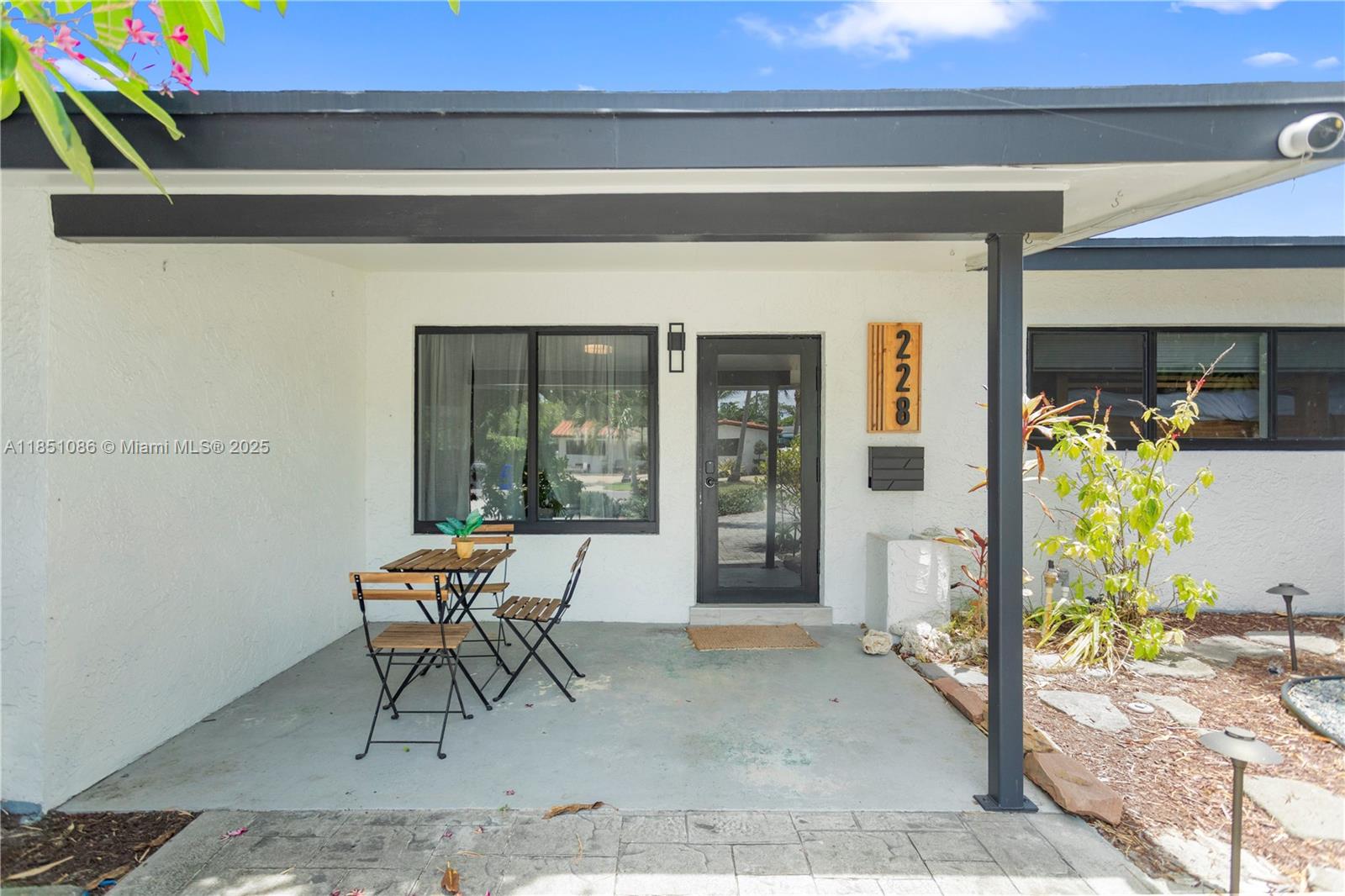228 NE 16th Ave