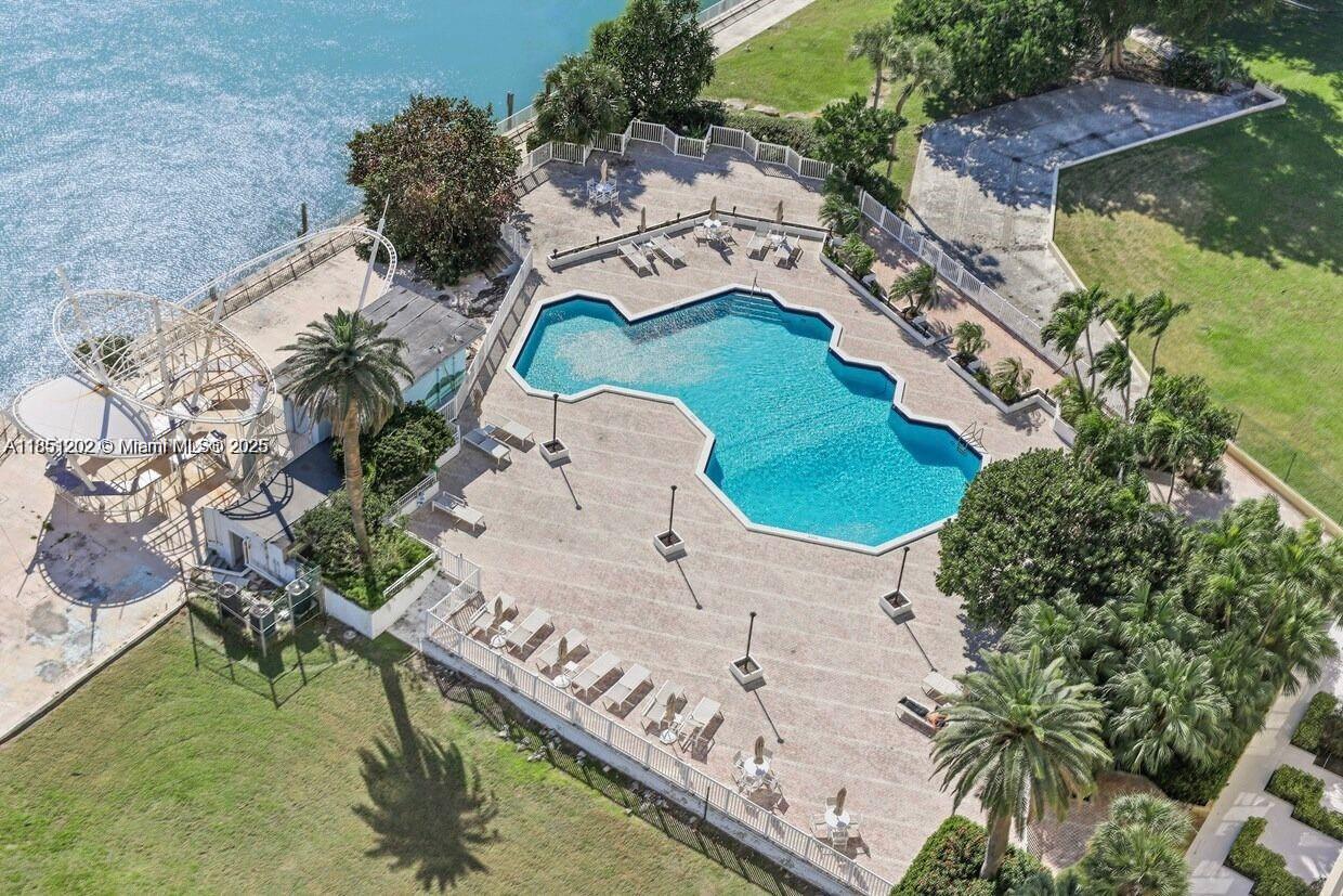 11111 Biscayne # 18H